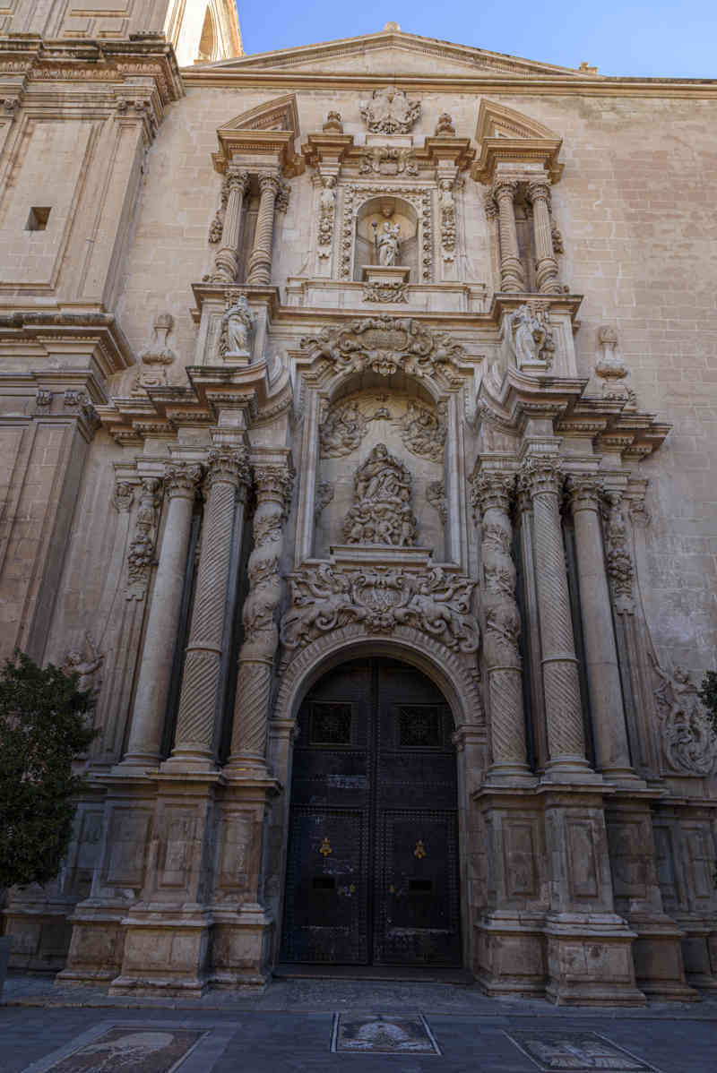 Alicante - Elche 11 - basílica de Santa María.jpg